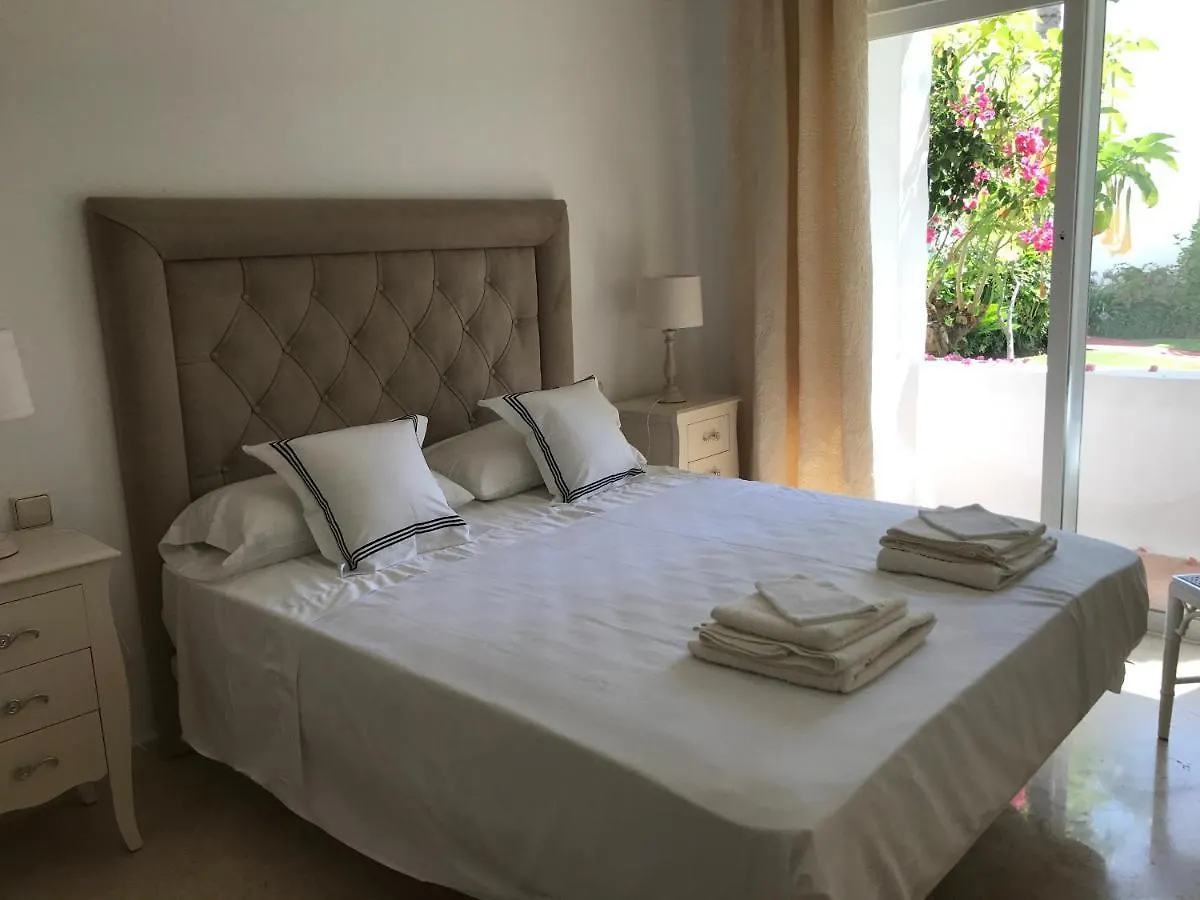 Apartment Costalita, Direct Beach Access, Ground Floor, Salt Water Pool Estepona