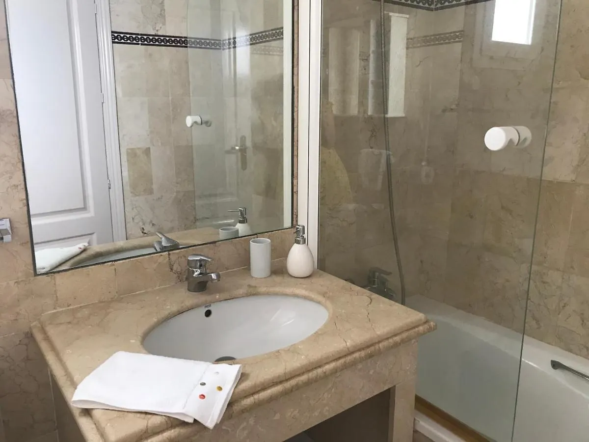 Apartment Costalita, Direct Beach Access, Ground Floor, Salt Water Pool Estepona
