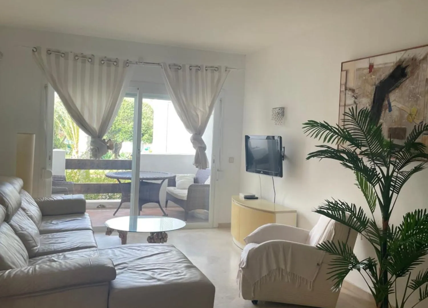 Apartment Costalita, Direct Beach Access, Ground Floor, Salt Water Pool Estepona