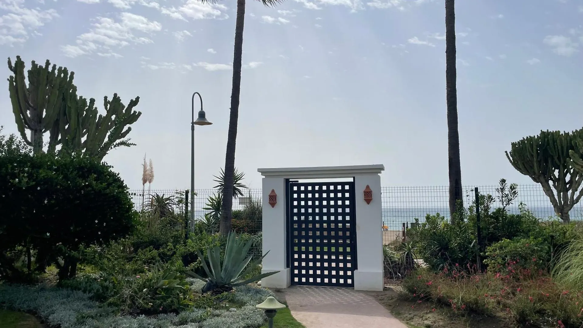 Apartment Costalita, Direct Beach Access, Ground Floor, Salt Water Pool Estepona