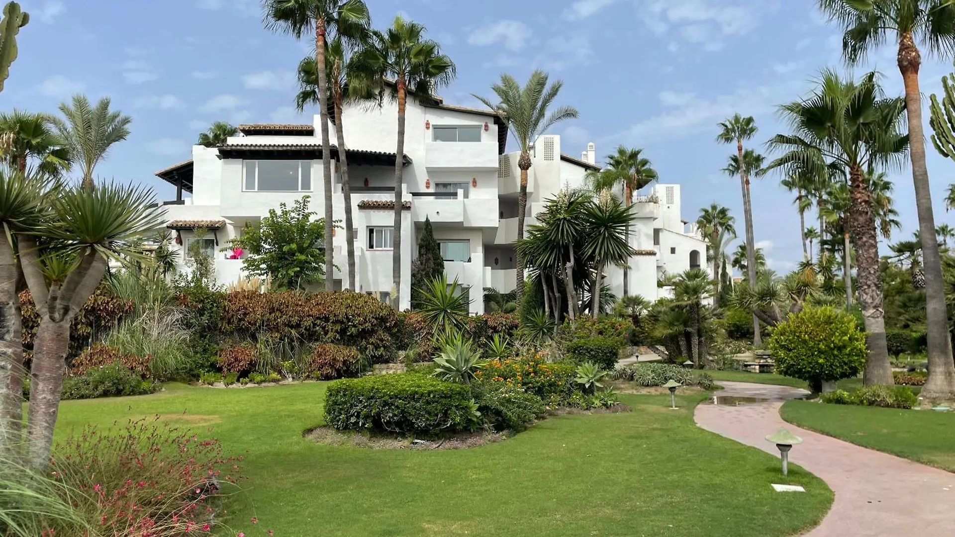 Apartment Costalita, Direct Beach Access, Ground Floor, Salt Water Pool Estepona