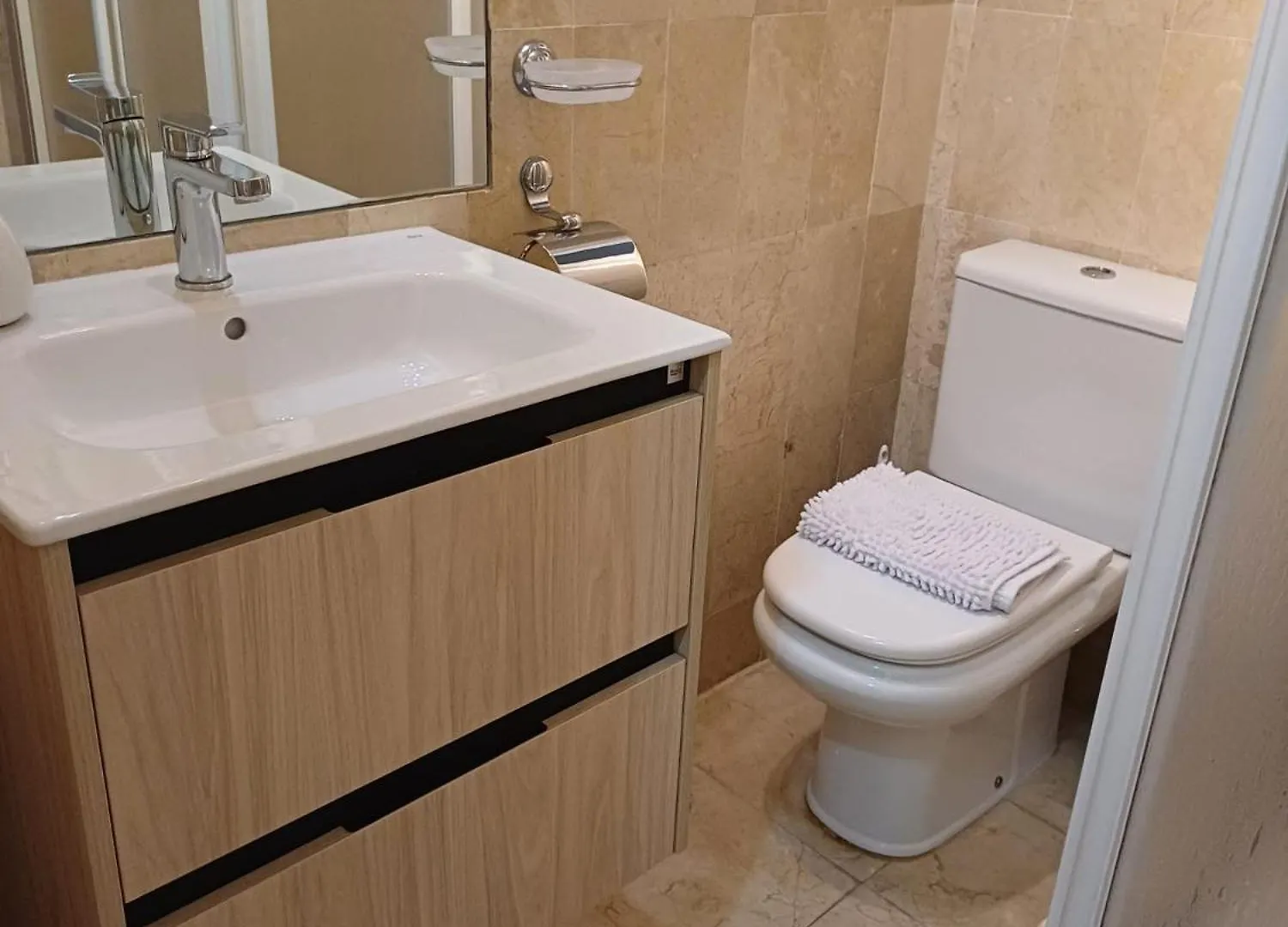 Apartment Costalita, Direct Beach Access, Ground Floor, Salt Water Pool Estepona